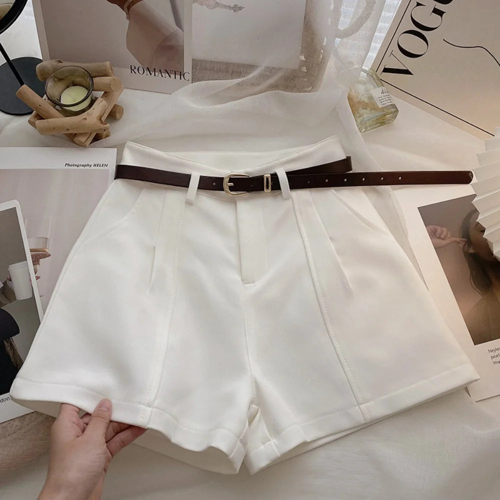 Camila – Shorts Elegantes con Cinturón