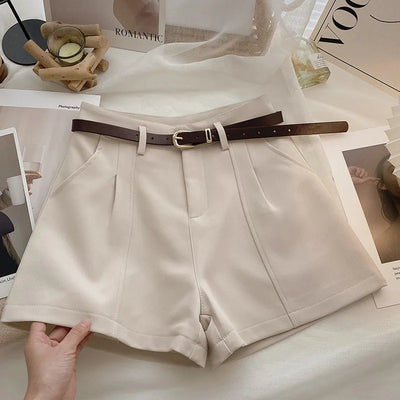 Camila – Shorts Elegantes con Cinturón